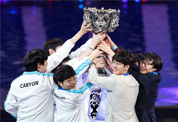 捏一把汗 捏一把汗